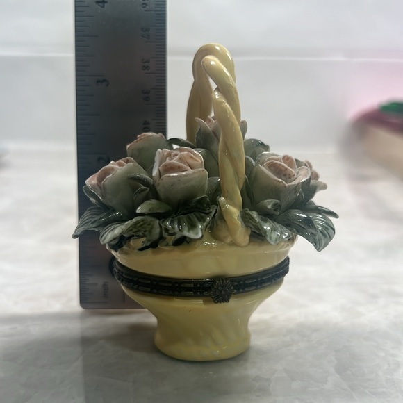 Vintage Miniature Basket Trinket Box Ks Collection Roses Porcelain - Picture 9 of 9